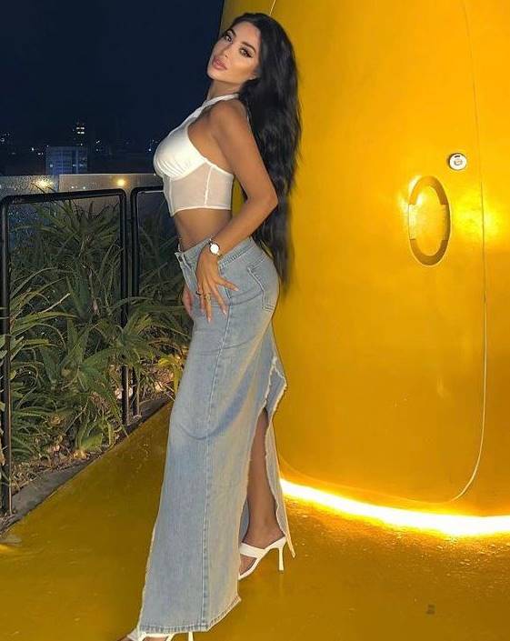 Mecidiyeköy Escort Yasemin Bacakları